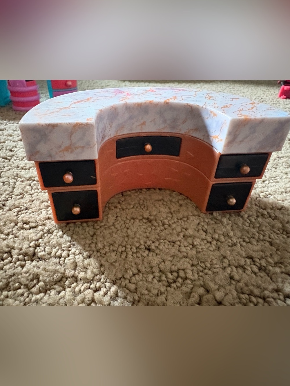 L.O.L. Surprise! Mint Camper Van, Car and Furniture - Picture 12 of 15